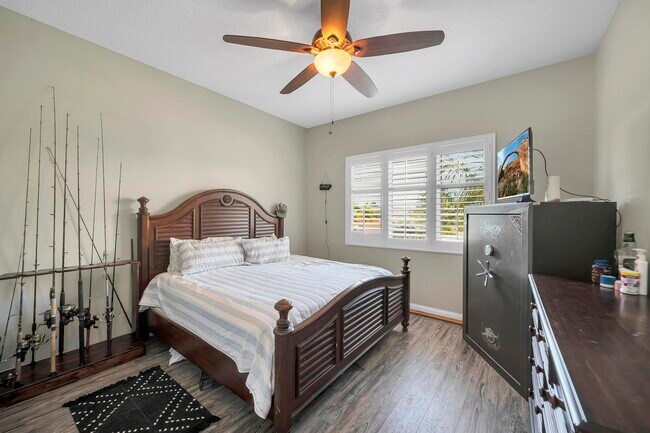 Building Photo - 10 Harbour Isle Dr E