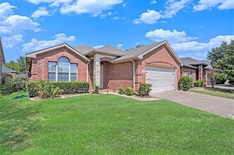 Building Photo - 609 Cunningham Dr