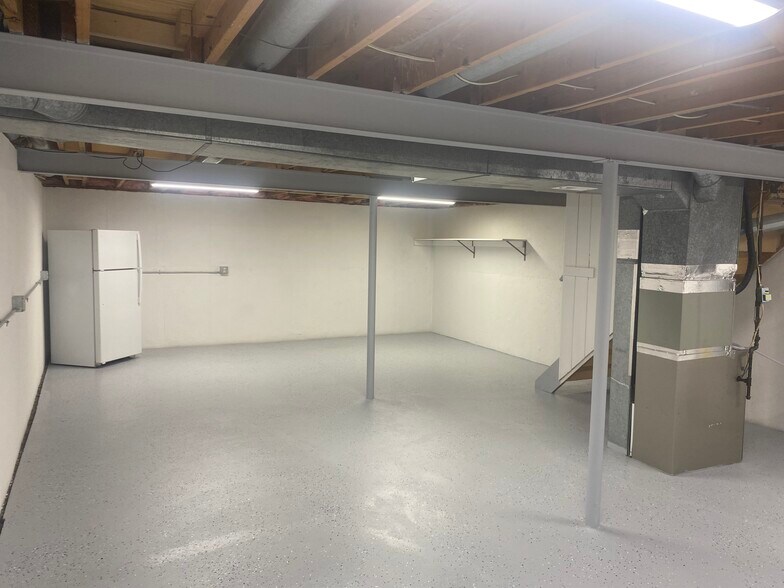 Building Photo - 74 Willowick Dr