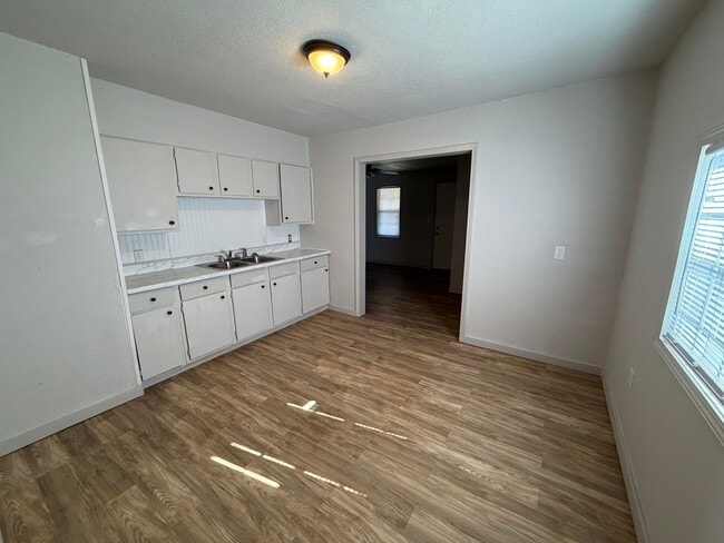 Building Photo - 335 Texas Ave