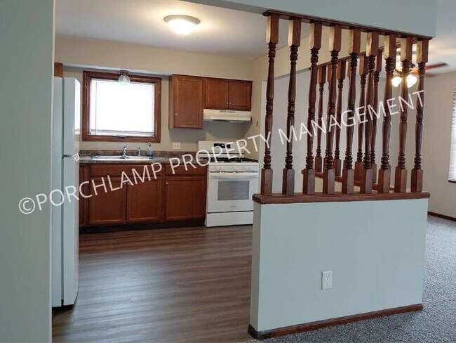 Building Photo - 3142 Kalamazoo Ave SE