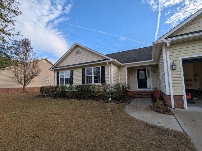 Building Photo - Beautiful home in Creekside Village