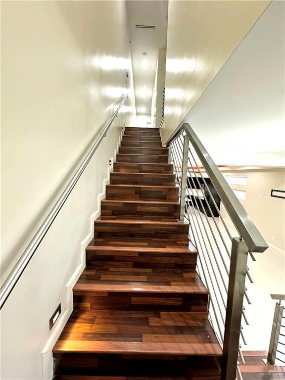 Building Photo - 5112 W Expy 83