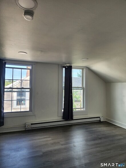 Building Photo - 16 3rd St