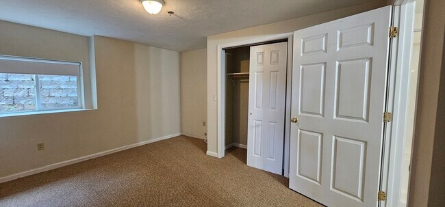 Building Photo - 19 Mc Donald St