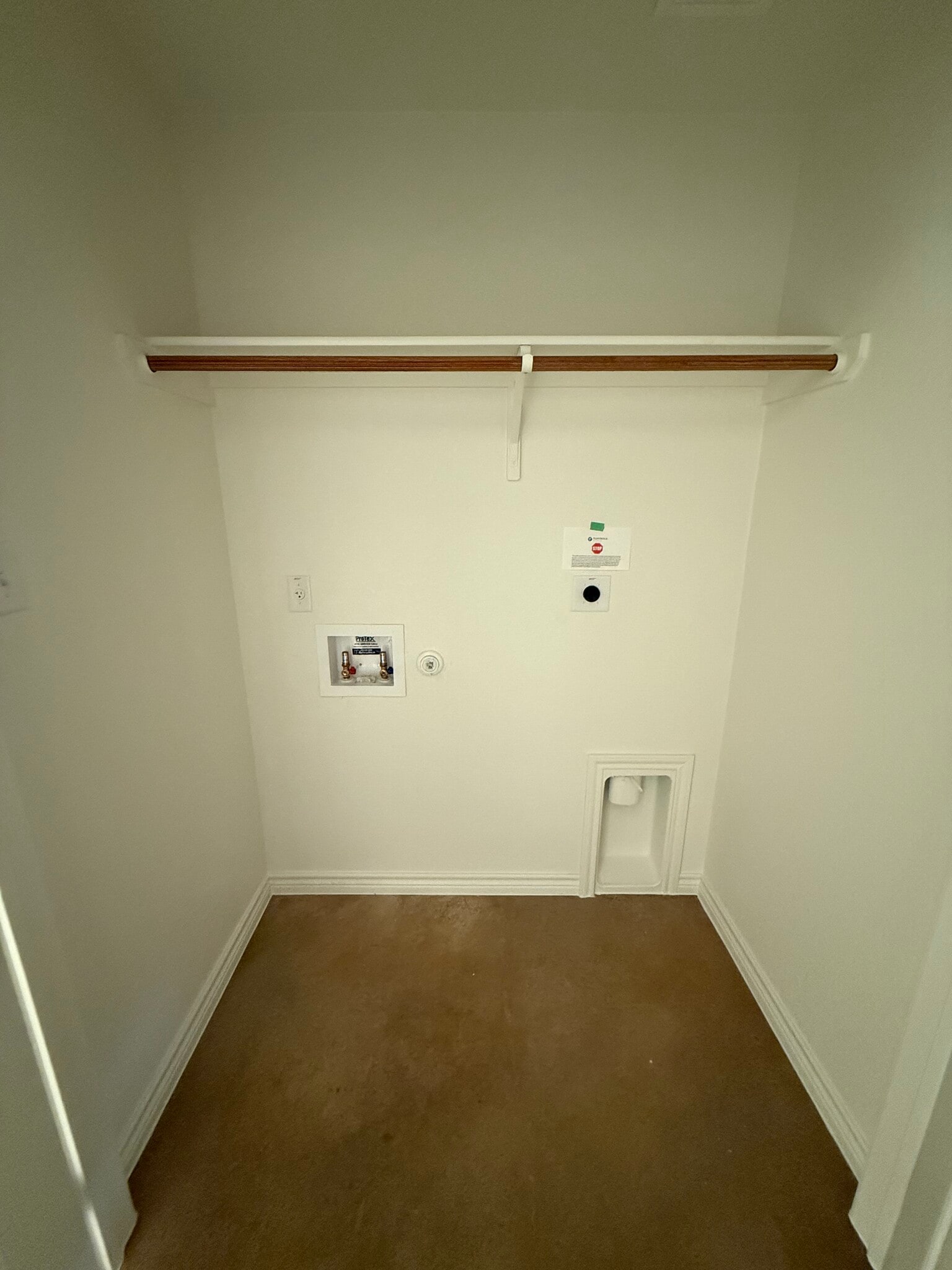 w/d hookup - 1165 Lindsey Dr