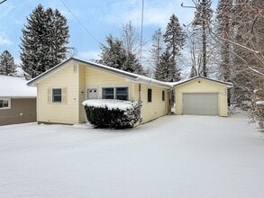 Building Photo - 211 Walnut St