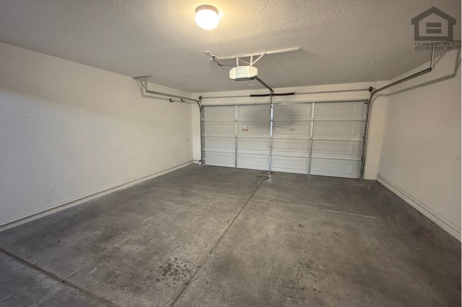 Building Photo - 3Bed/2.5Bath Three-Story Townhouse in Vistancia! Ready for Immediate Move-In! – 2 CAR GARAGE!