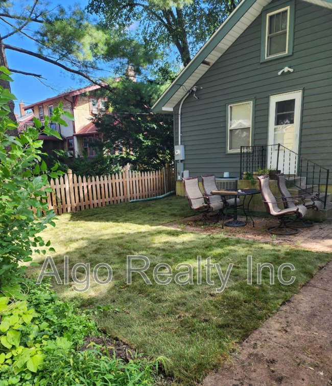 Building Photo - 1475 Albert St N