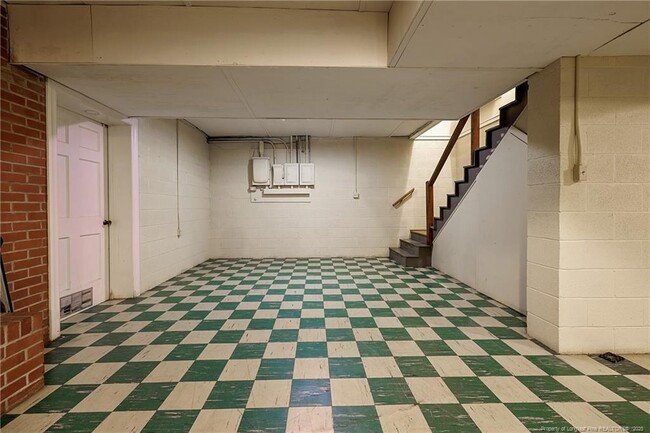 Building Photo - 116 S Churchill Dr