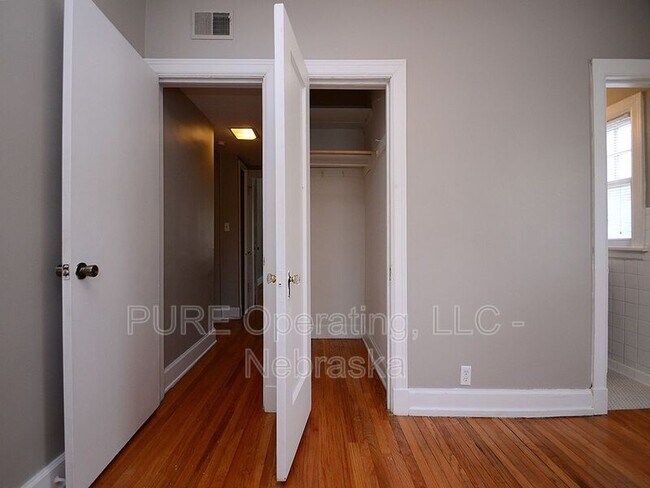 Building Photo - 406 N 49th St