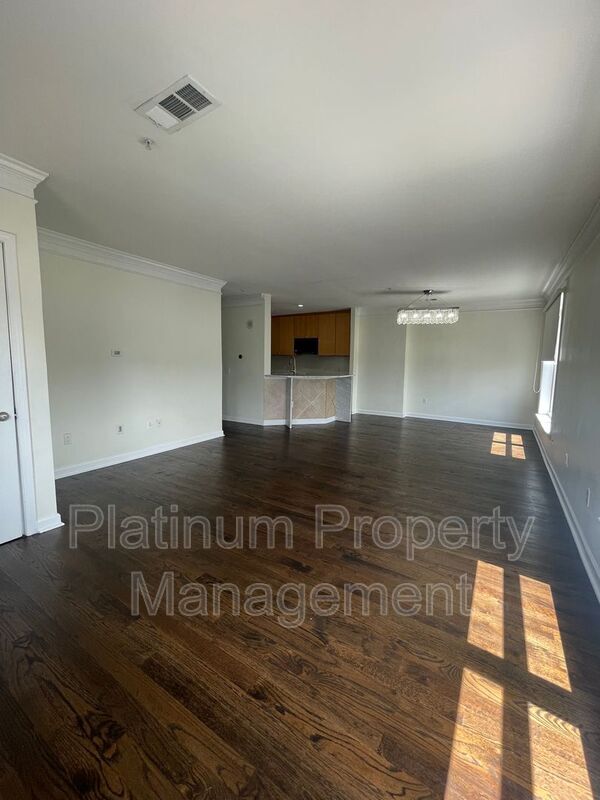 Building Photo - 3334 Peachtree Rd NE