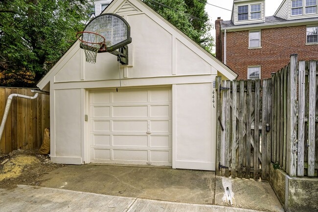 Building Photo - NW DC - Timeless Elegance Meets Modern Comfort in AU Park (with Pool!)