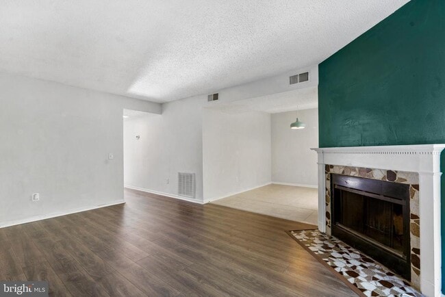 Building Photo - 9240 Caspian Way