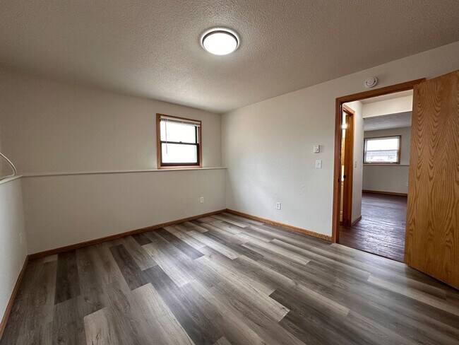 Building Photo - Regal Landing IIII