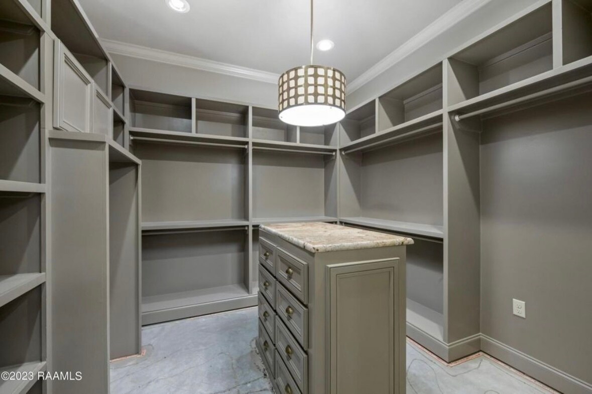 Building Photo - 401 Torrenova Cir
