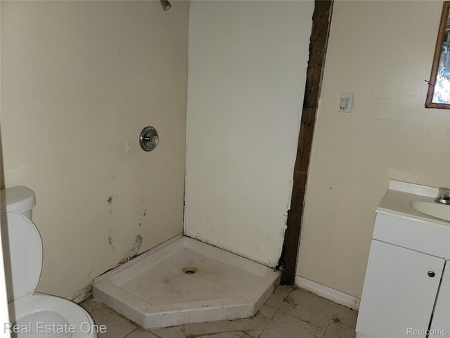 Building Photo - 6912 Mansfield St