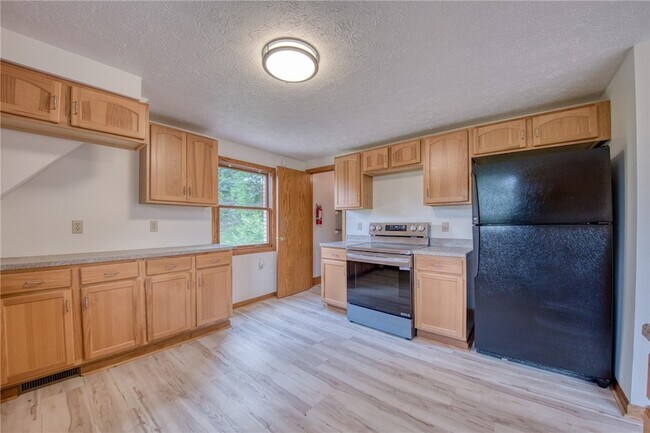 Building Photo - 4465 Mt Troy Rd Ext