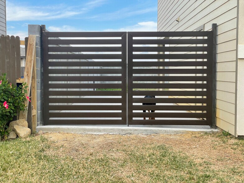 Building Photo - 3821 Gregorio Lerma Dr
