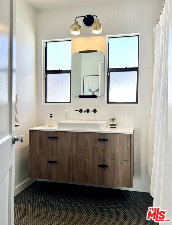 Building Photo - 3865 Lyceum Ave
