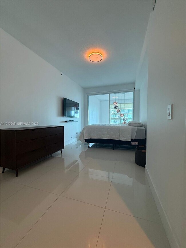 Building Photo - 60 SW 13th St