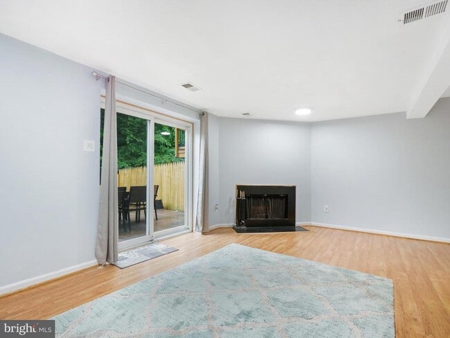 Building Photo - 7807 Groveland Square