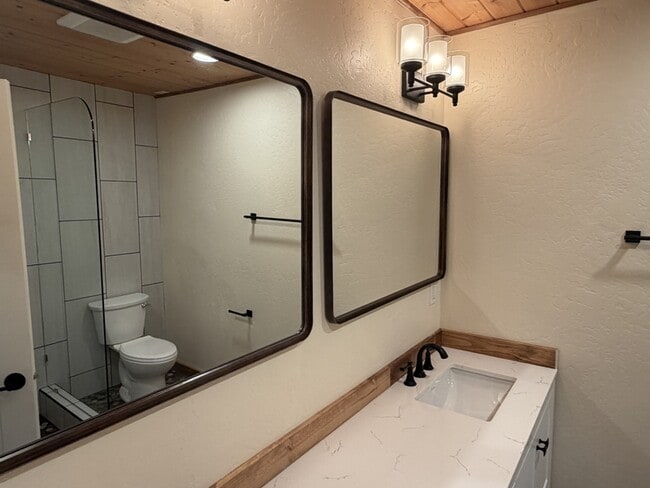 Building Photo - 7429 W Evans Creek Rd