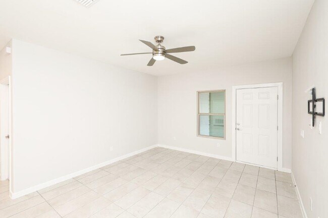 Building Photo - 7126 Rosson Rd