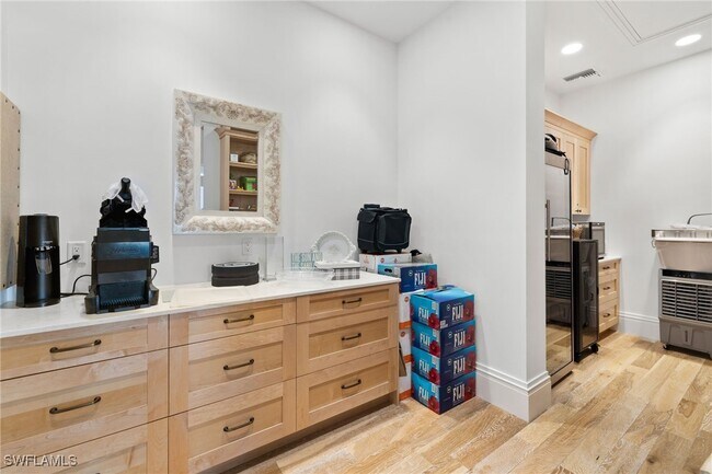 Building Photo - 40 32nd Ave S