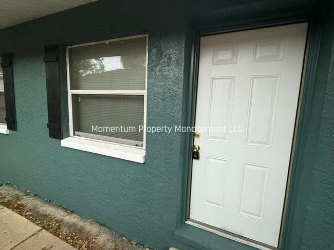 Building Photo - 5/2 Home Available NOW!!!/ Apply FOR FREE