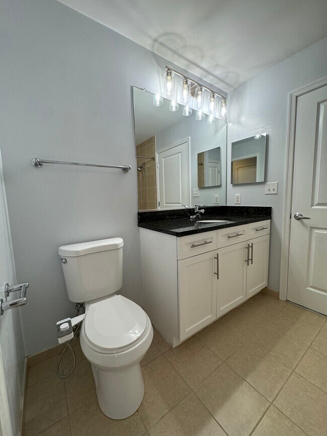 Building Photo - 155 Potomac Passage