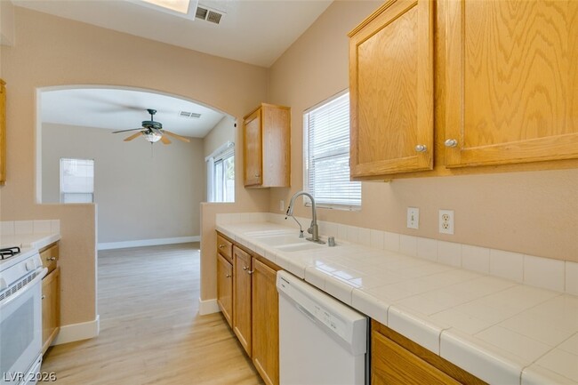 Building Photo - 1401 Sycamore Spring Ct