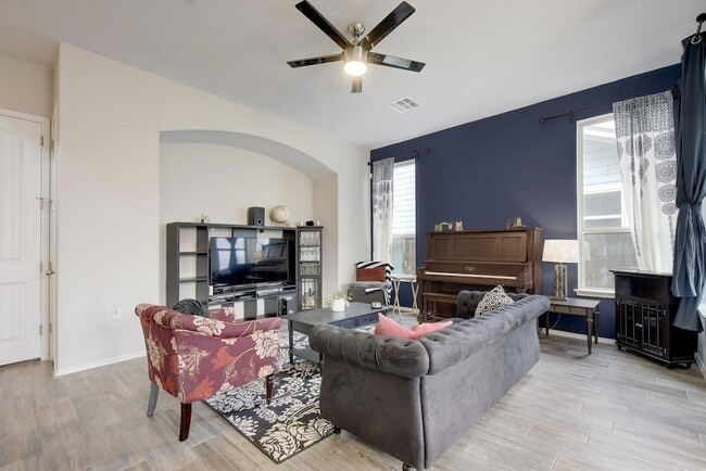 Building Photo - 5321 Daimler Dr