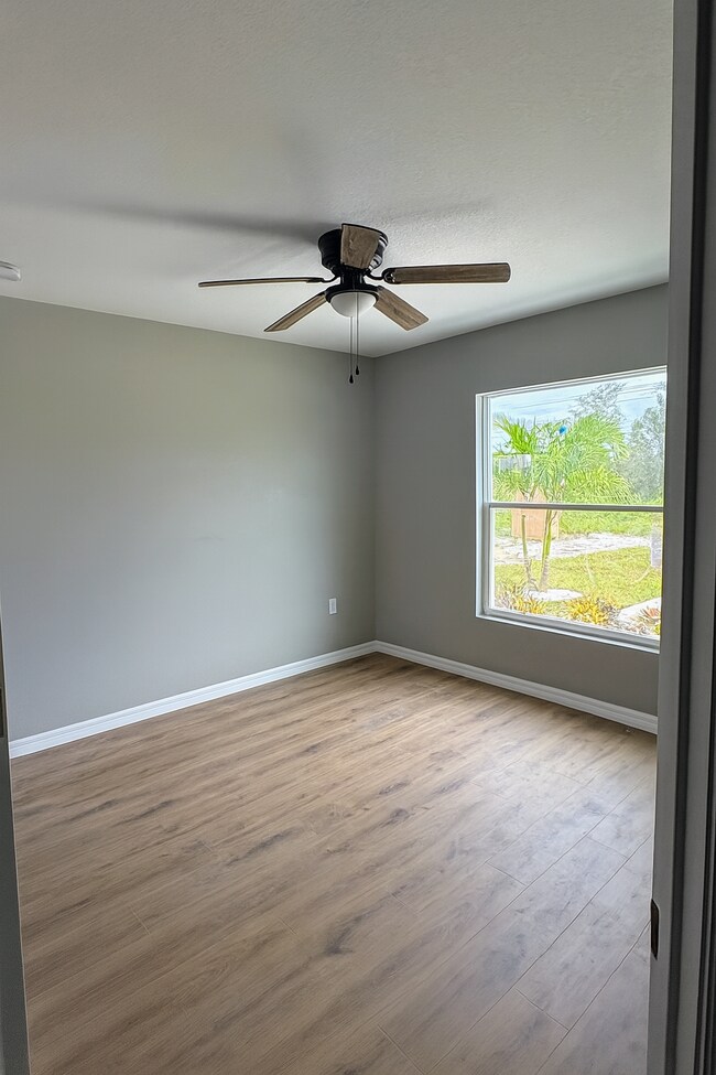 Building Photo - 3008 Hammock Rd