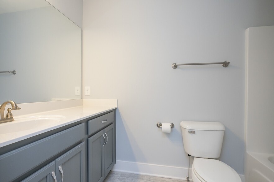 Building Photo - 2097 Orangery Dr