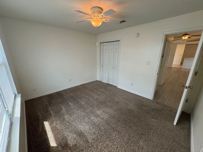 Building Photo - West Pensacola - Emerald Shores - 3 bedroom, 2 bathroom with enclosed sunroom