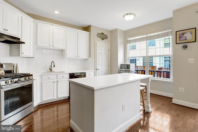 Building Photo - 2342 Huntington Station Ct