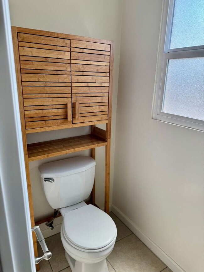 Building Photo - Beautiful 3BR 2.5 BA Hoyse in Allied Gardens