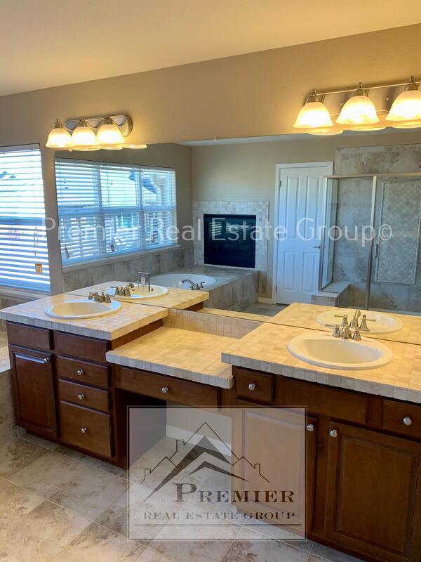 Building Photo - 5984 Revelstoke Dr