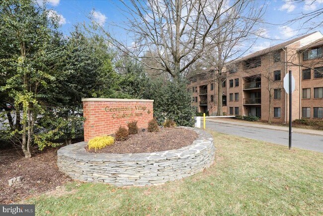 Building Photo - 11419 Commonwealth Dr