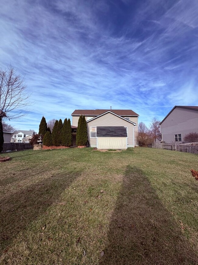 Building Photo - Furnished 4BR 2 BA Home w/ Covered Patio in Groveport!