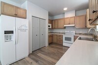 Building Photo - 1006 Adams St