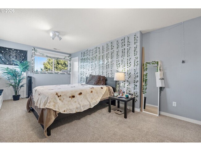 Building Photo - 13923 SW Mistletoe Dr