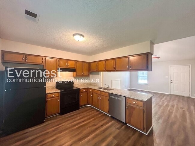 Building Photo - 5859 Shannon Dr