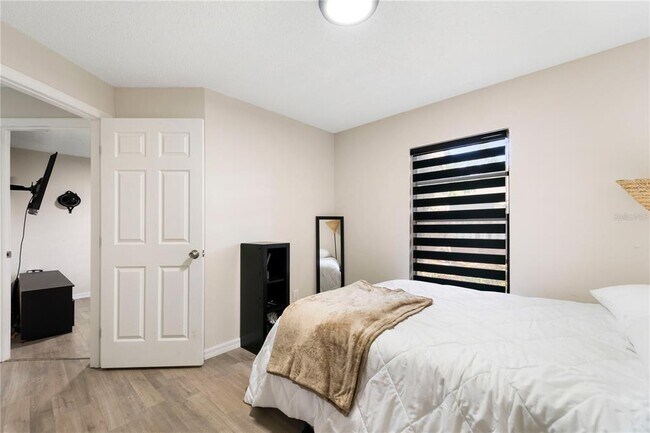 Building Photo - 9785 Piney Point Cir