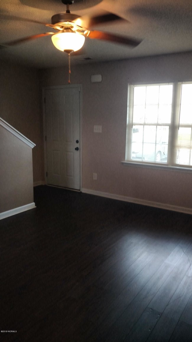Building Photo - 4003 Grandeur Ave