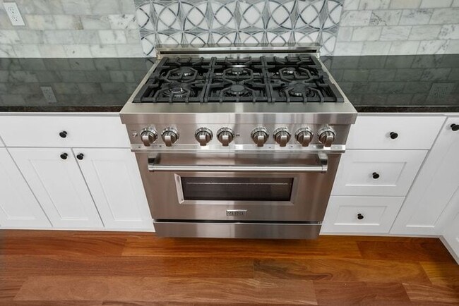 Building Photo - Stunning ALKI WATERFRONT Condo Overlooking Majestic Puget Sound!