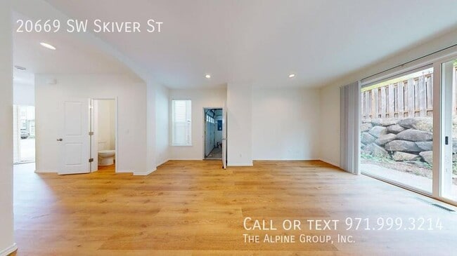 Building Photo - 20669 SW Skiver St