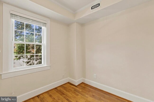 Building Photo - 1400 S Edgewood St