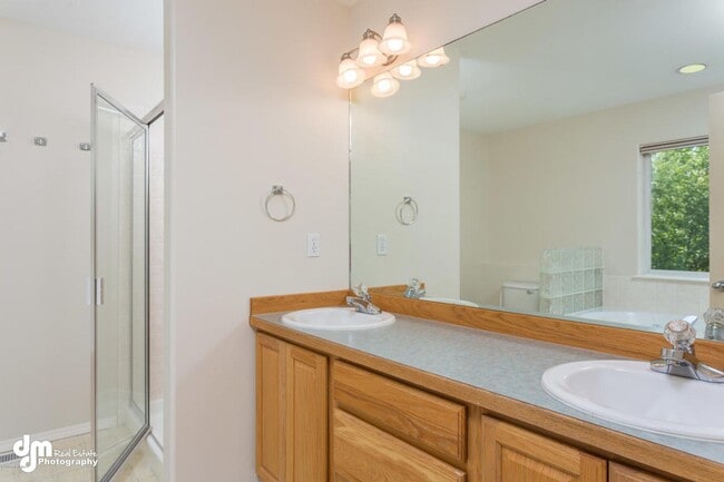 Building Photo - 2041 Tributary Cir